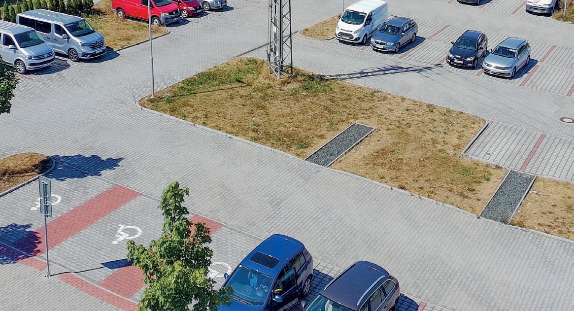 Parkoviště vybudované na kaznějovském sídlišti